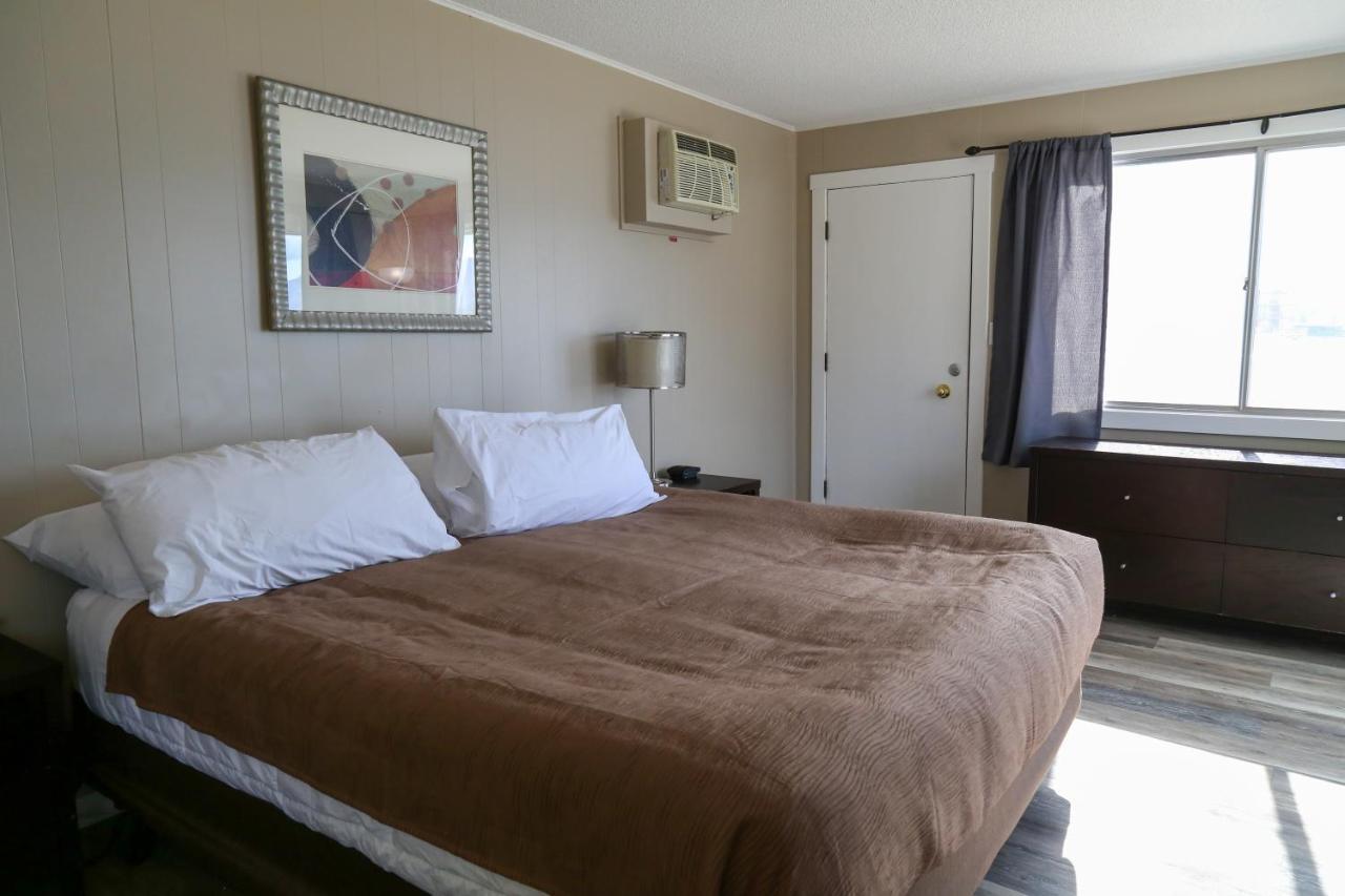 Richter Pass Beach Resort Osoyoos Bagian luar foto