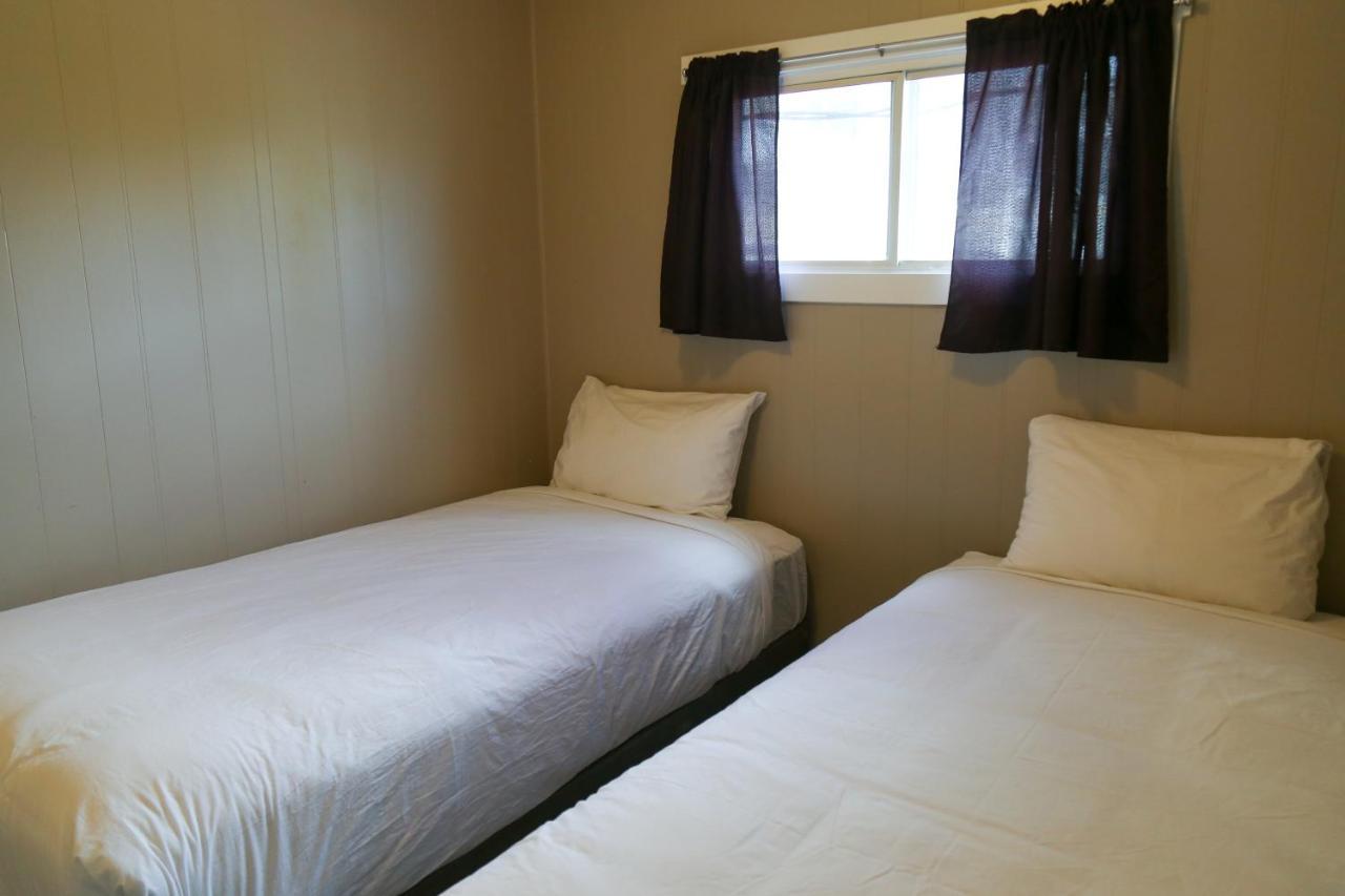 Richter Pass Beach Resort Osoyoos Bagian luar foto