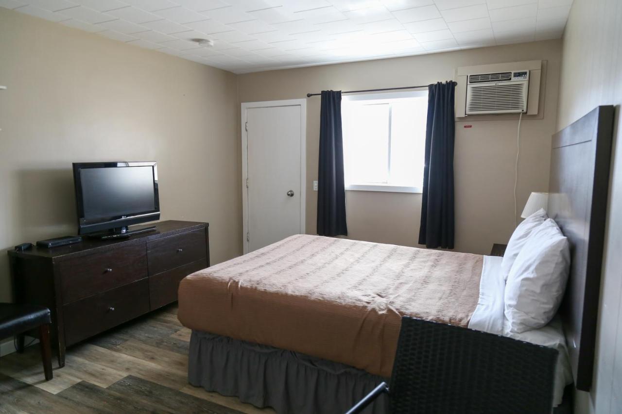 Richter Pass Beach Resort Osoyoos Bagian luar foto