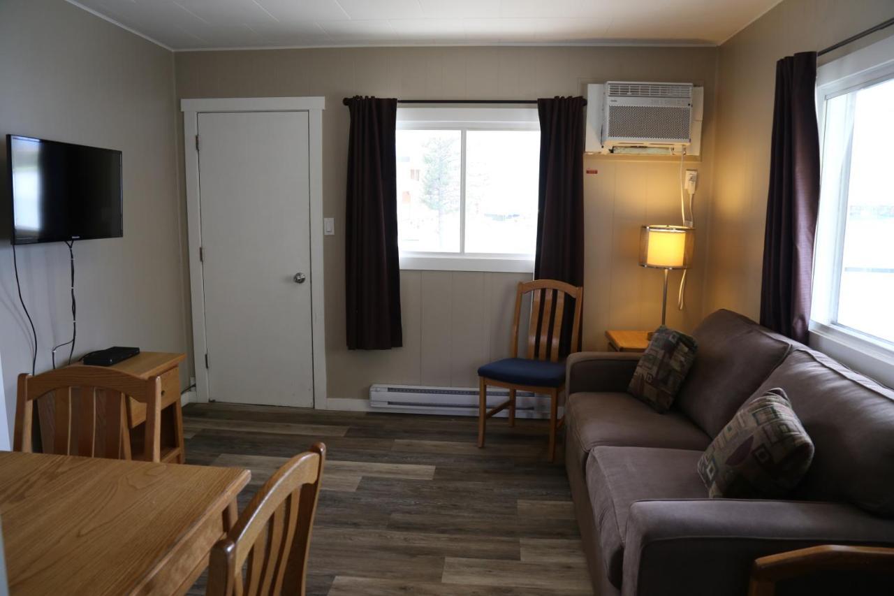 Richter Pass Beach Resort Osoyoos Bagian luar foto
