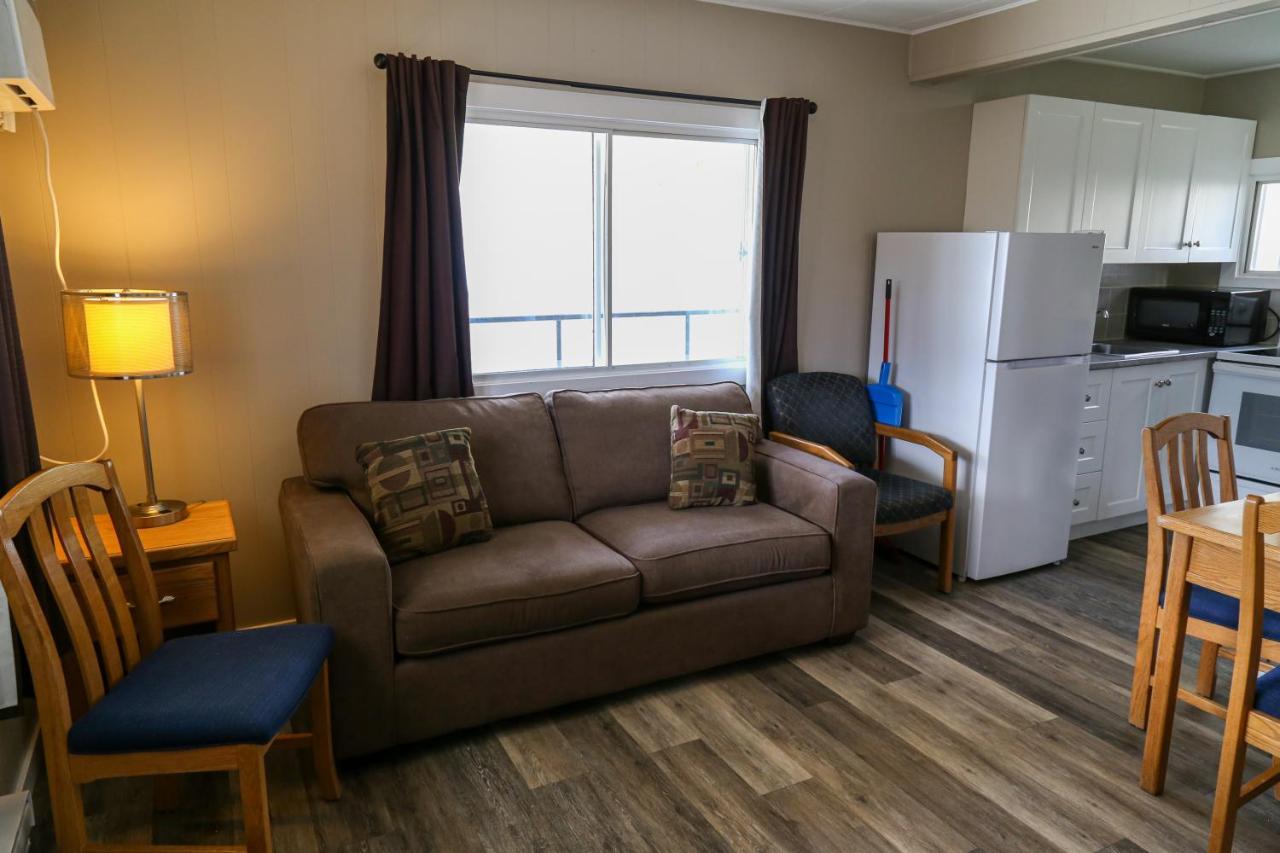 Richter Pass Beach Resort Osoyoos Bagian luar foto