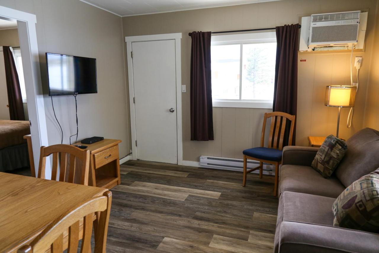 Richter Pass Beach Resort Osoyoos Bagian luar foto
