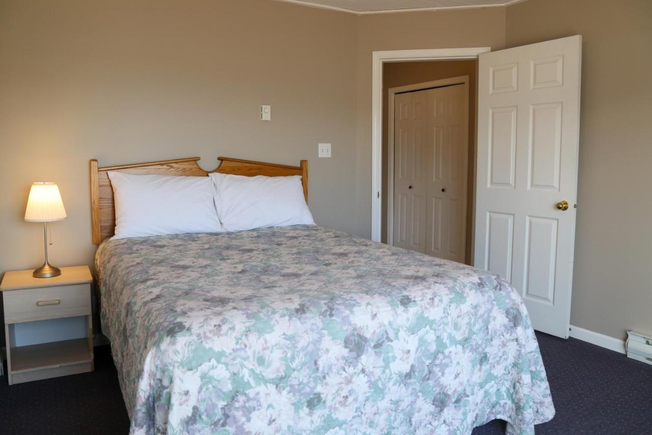 Richter Pass Beach Resort Osoyoos Bagian luar foto
